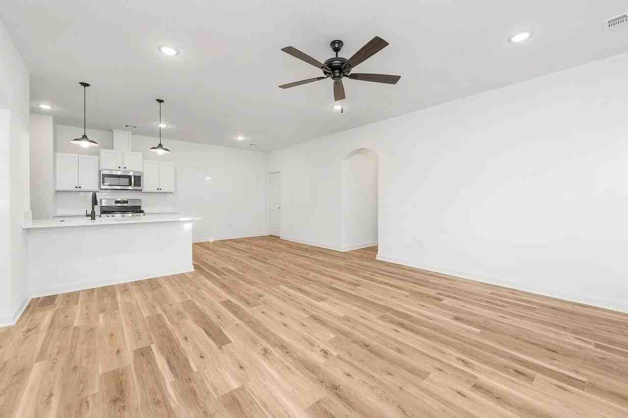 2436 S Pronghorn St - Photo 2 of 7