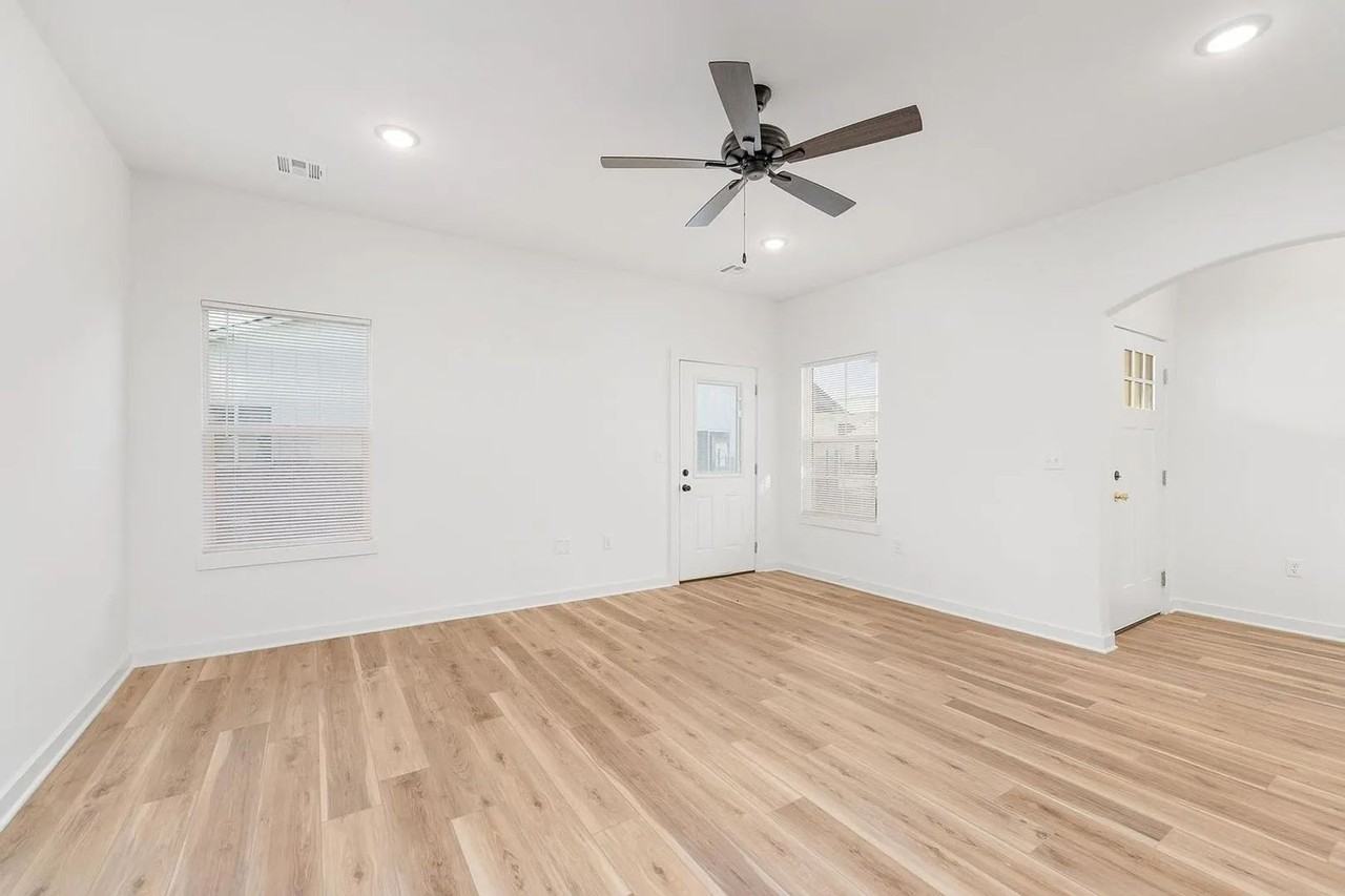 2436 S Pronghorn St - Photo 4 of 7