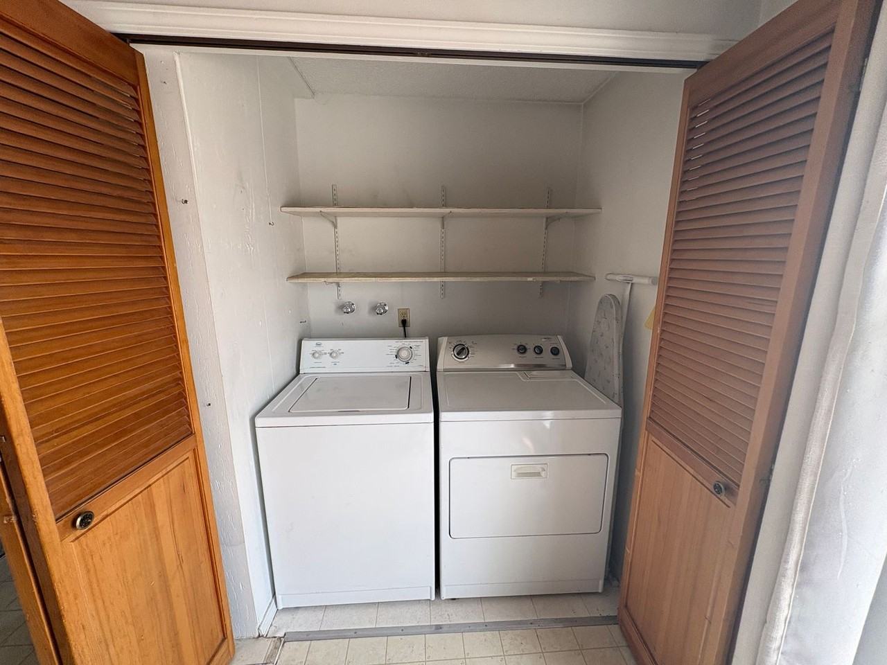 333 Sw 35th St - Photo 5 of 33
