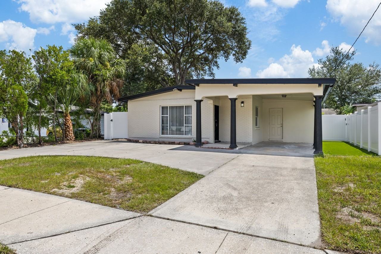 2706 W Tampa Bay Blvd - Photo 2 of 33