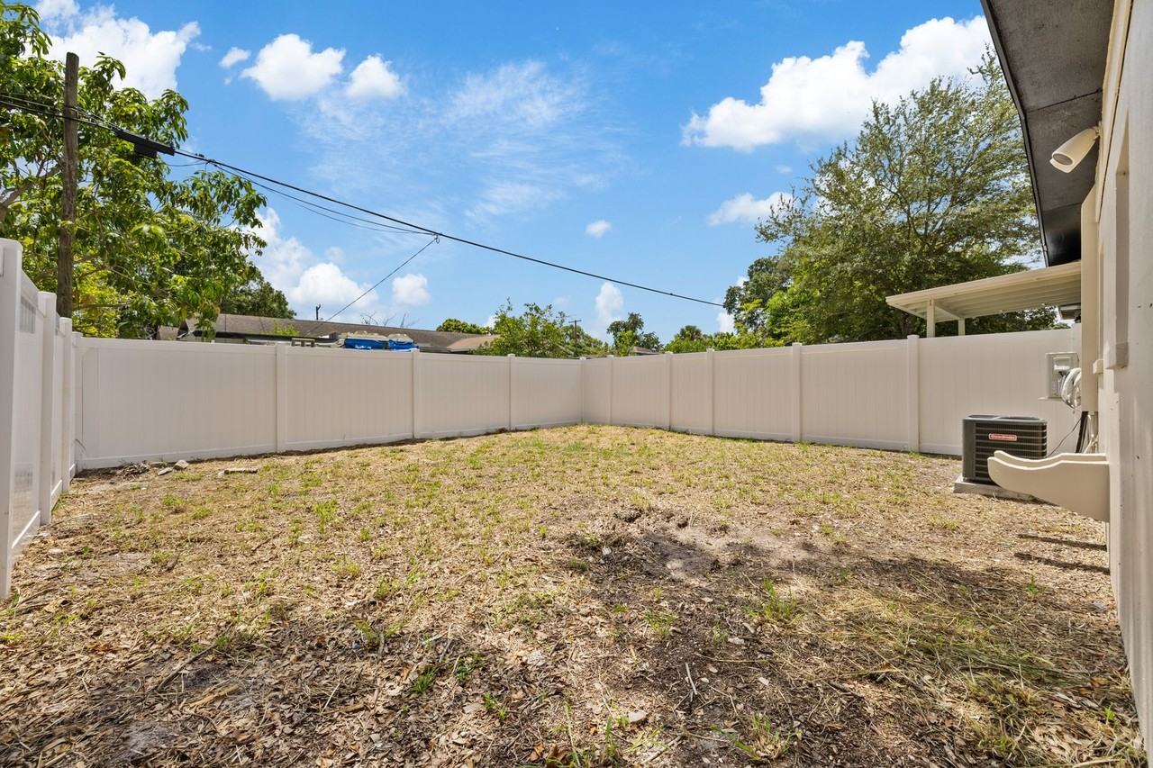 2706 W Tampa Bay Blvd - Photo 4 of 33