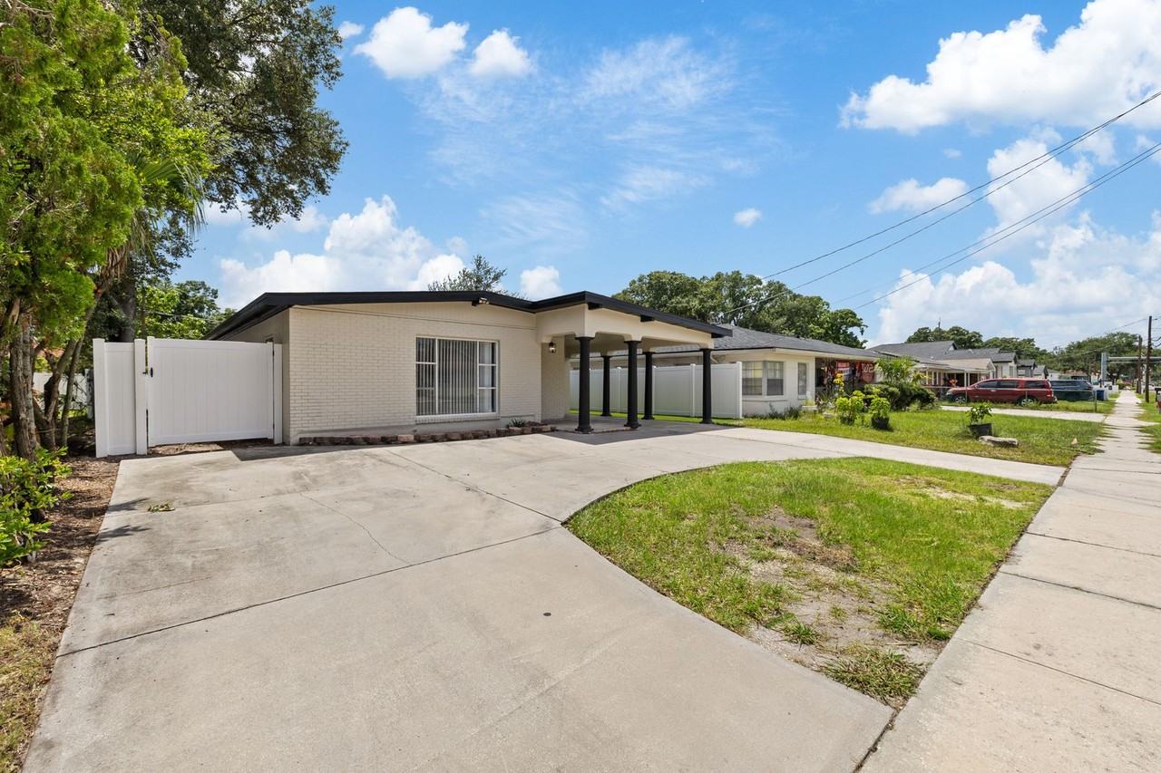 2706 W Tampa Bay Blvd - Photo 5 of 33