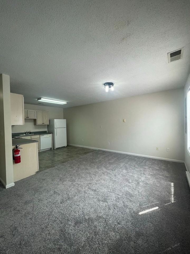 1334 Devon Ln - Photo 3 of 25