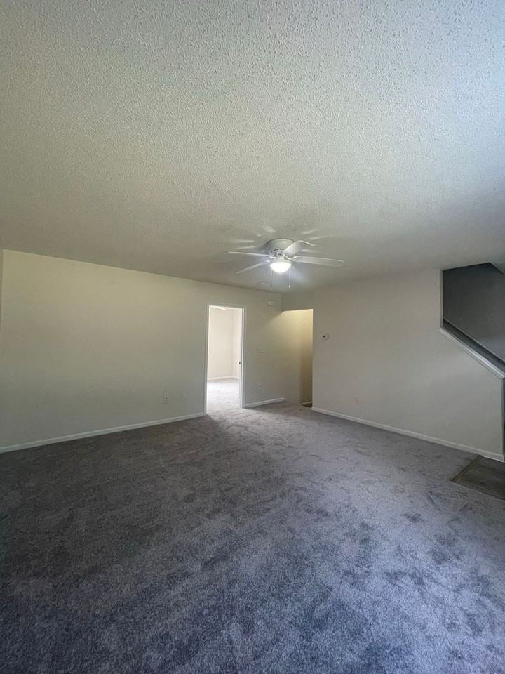 1334 Devon Ln - Photo 5 of 25