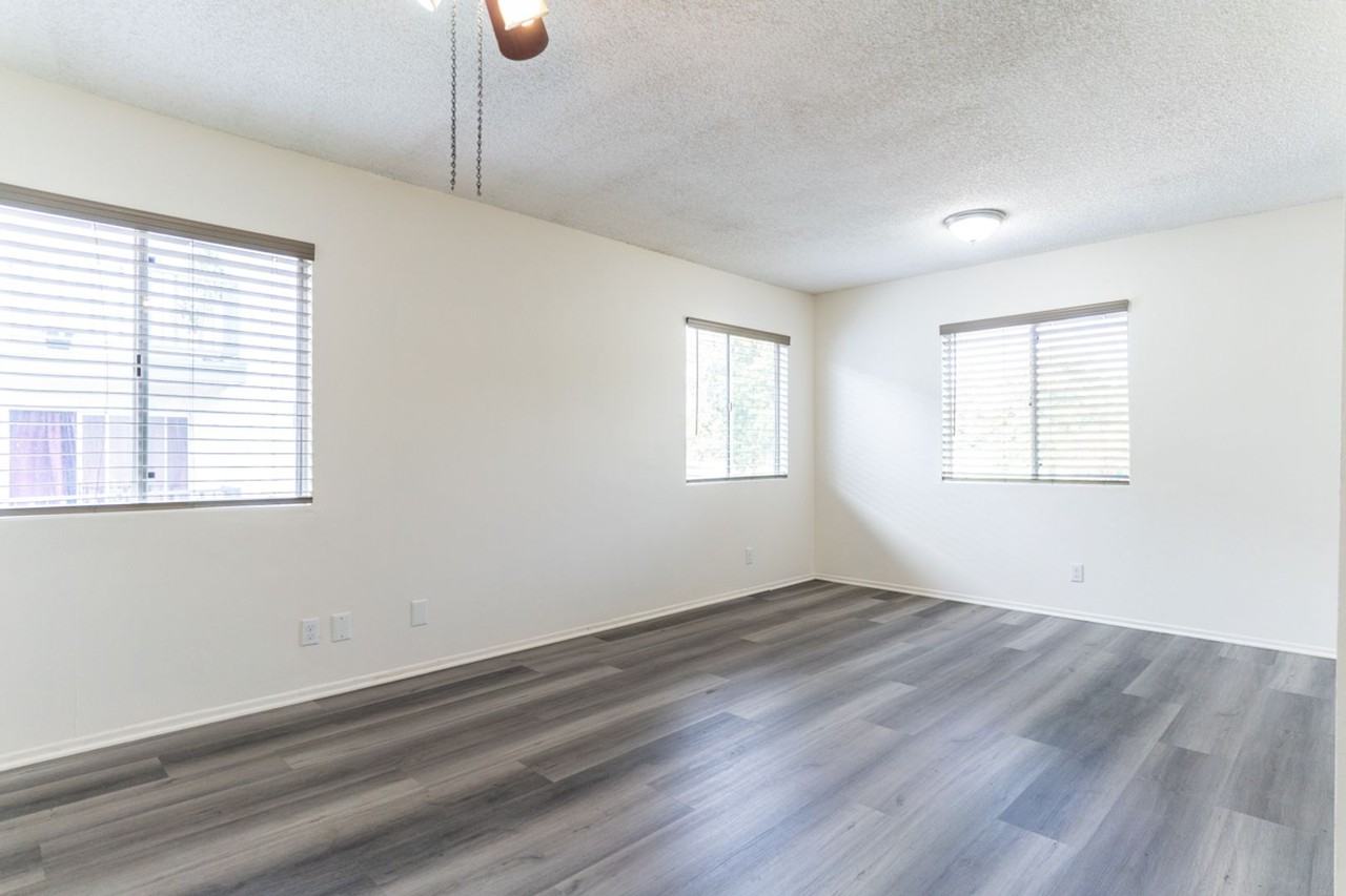 3210 Chapman St - Photo 3 of 12