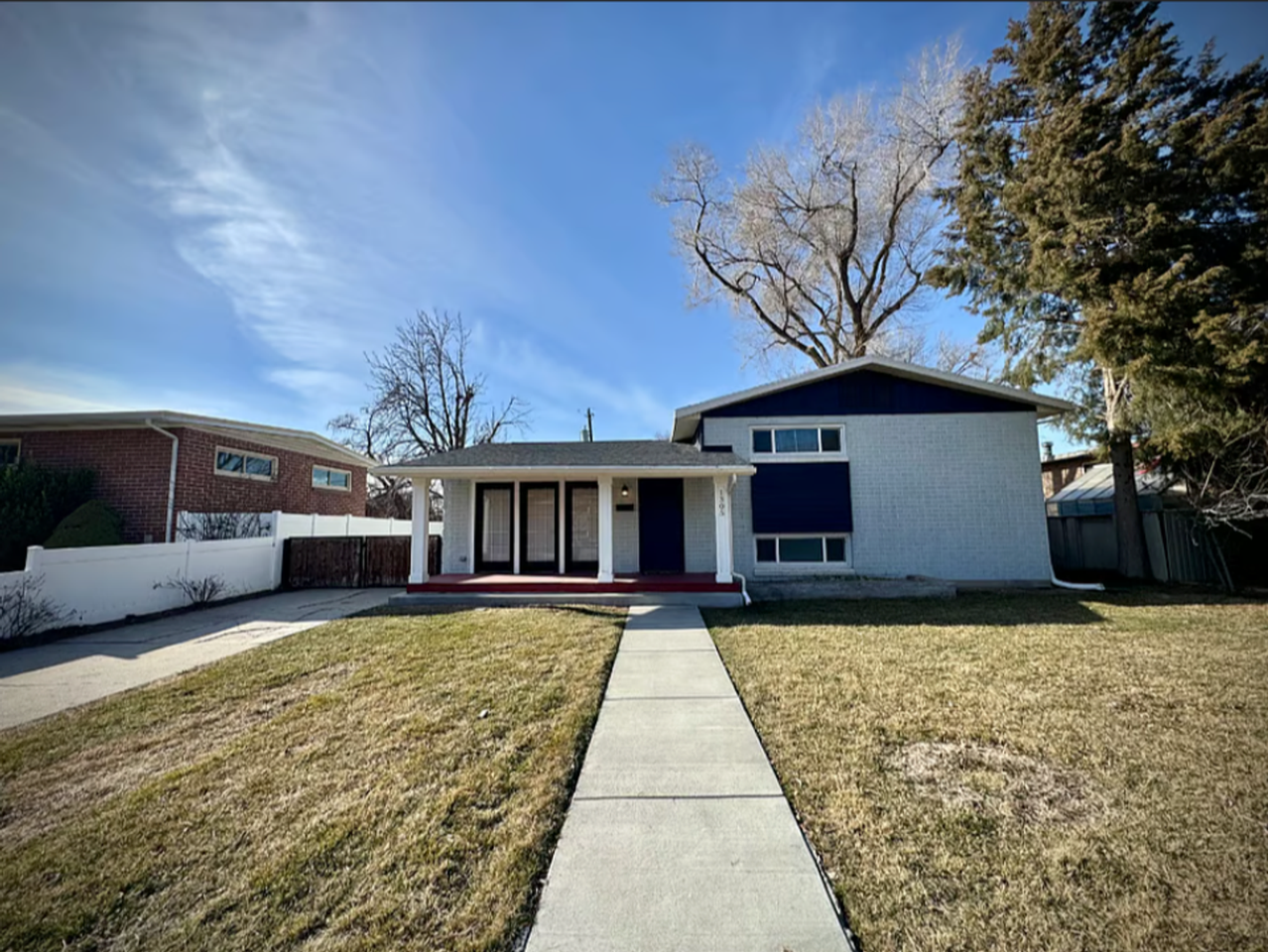 1305 N Valentine St - Photo 2 of 26