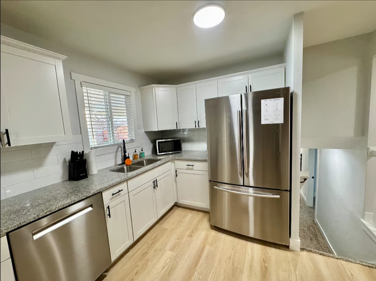 1305 N Valentine St - Photo 4 of 26