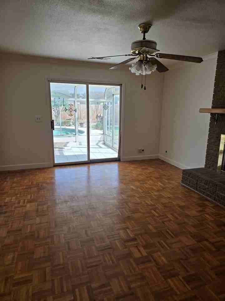 606 Tamarack Ln - Photo 6 of 10