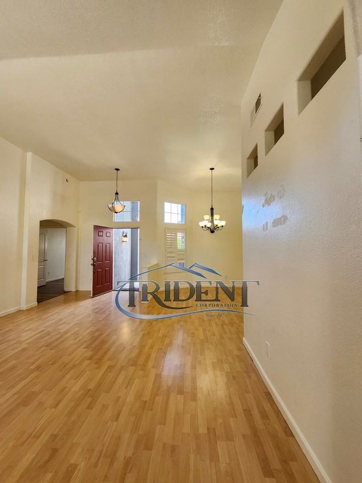 1995 Ash Ct - Photo 2 of 24