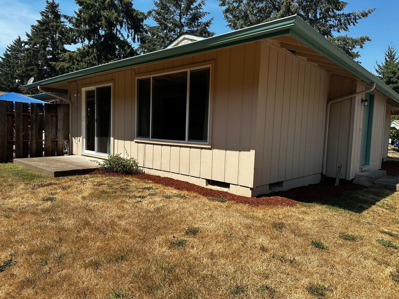 1770 Nw Forestgreen Ave - Photo 2 of 11
