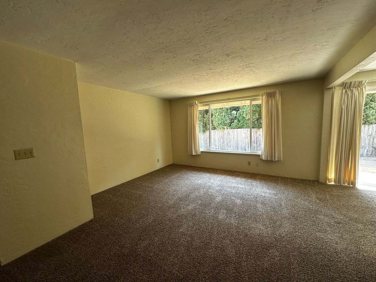 1770 Nw Forestgreen Ave - Photo 5 of 11