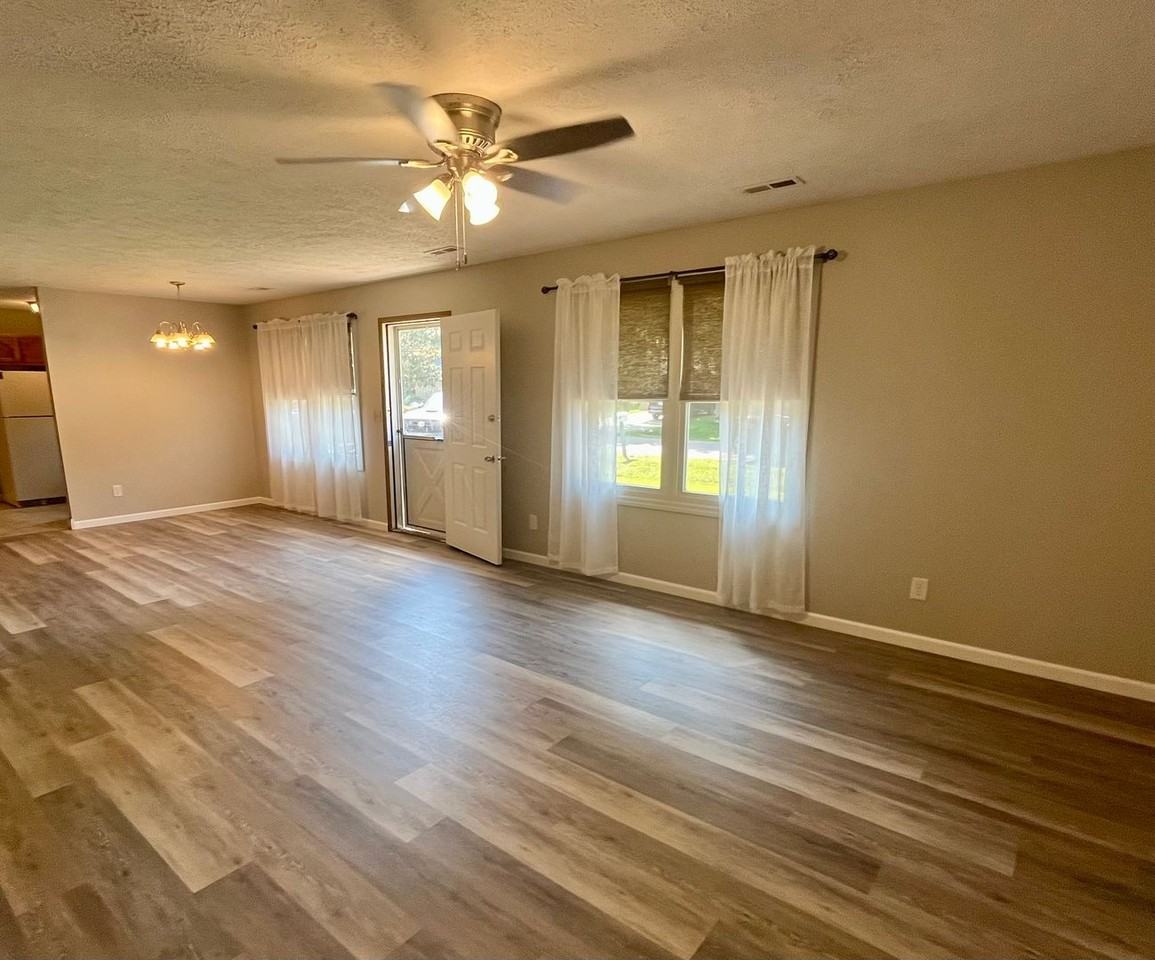 644 Tamarach Dr - Photo 5 of 13