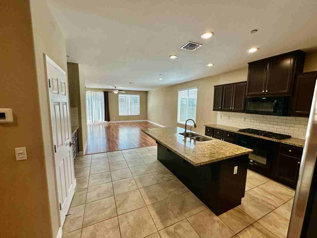 2487 N Mountainside Dr - Photo 2 of 19