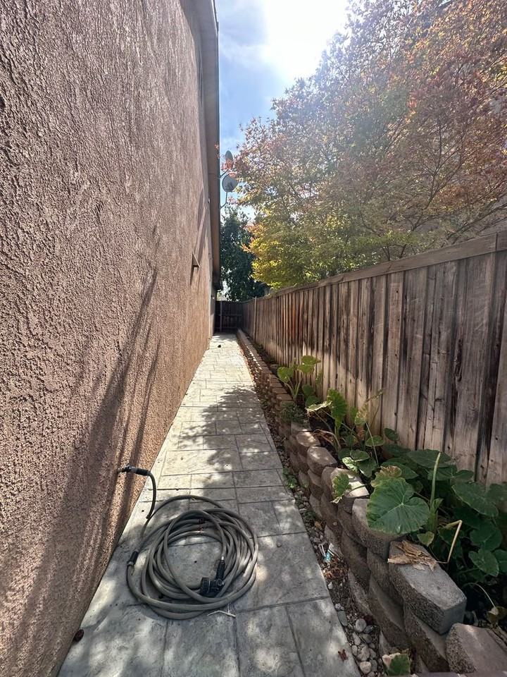 239 N Preston St - Photo 7 of 40