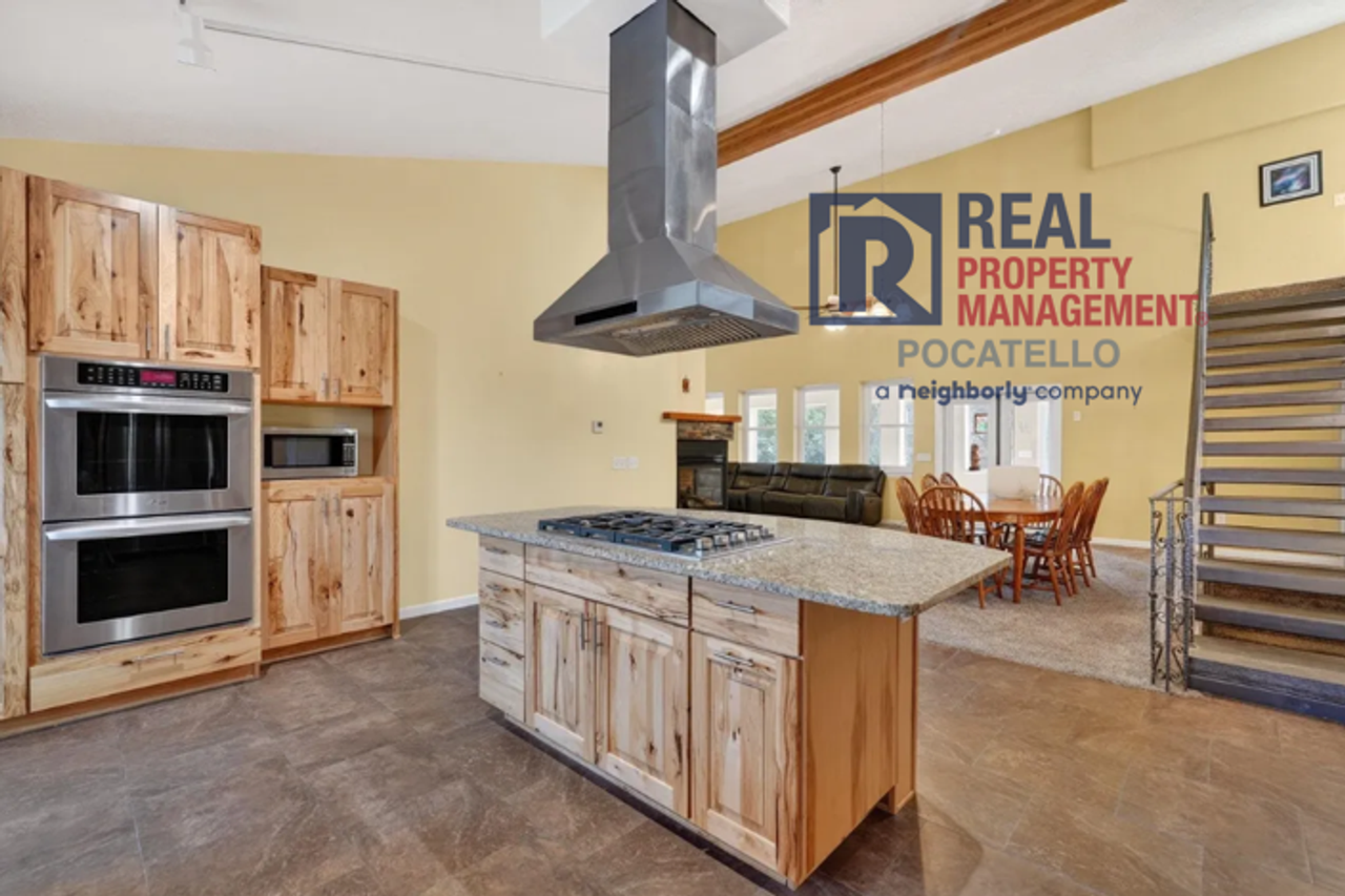 4210 Johnny Creek Rd - Photo 3 of 36