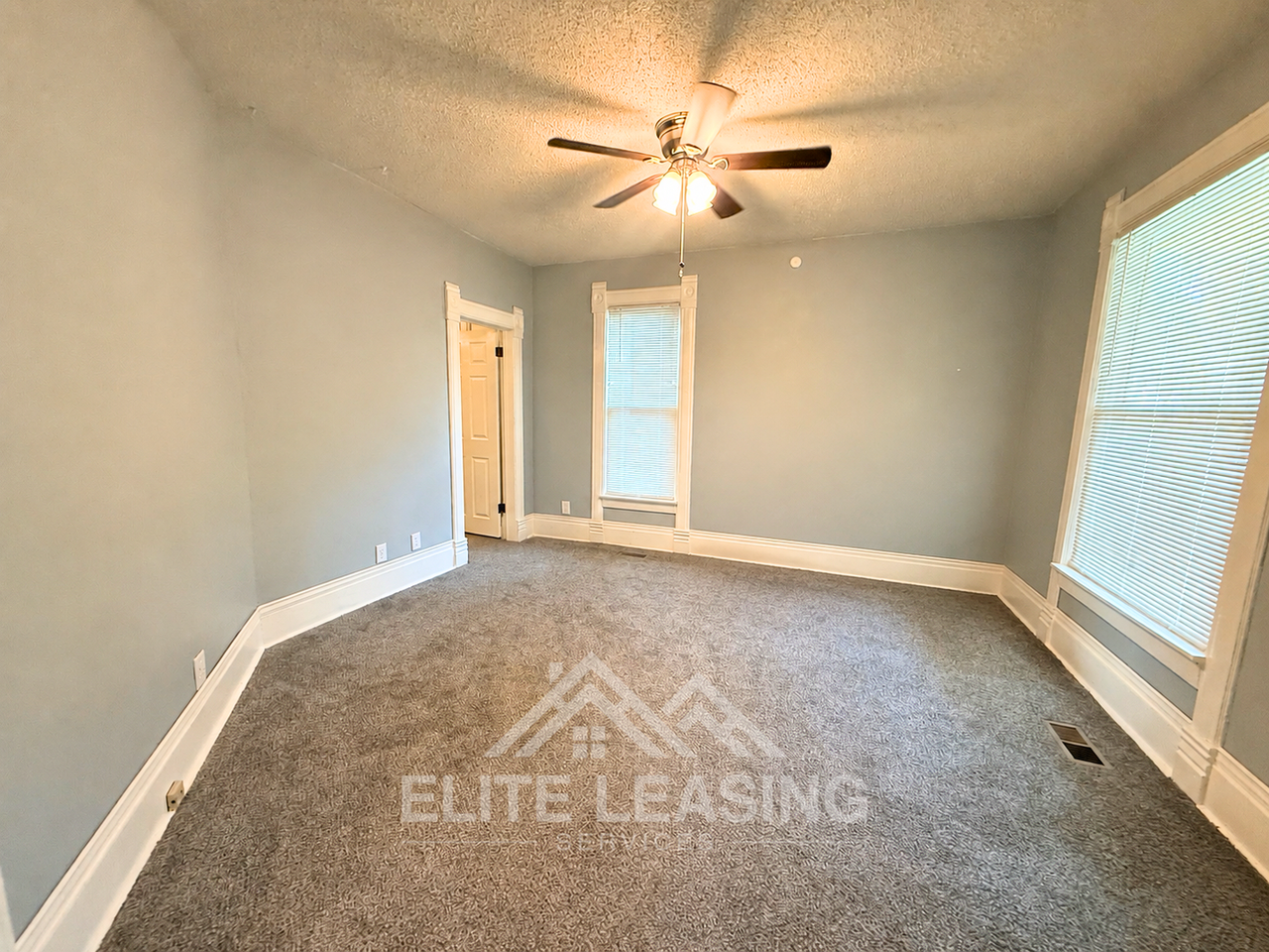 1223 Ne Seward Ave - Photo 3 of 12