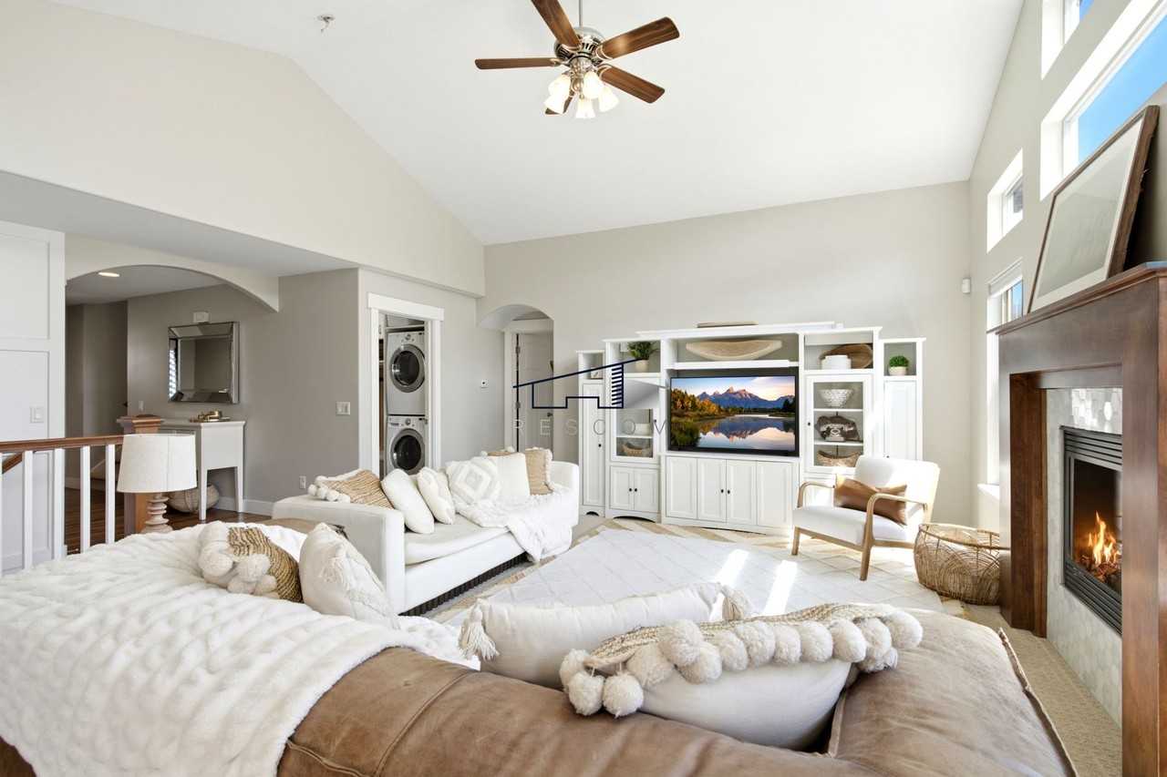 3016 N 3325 W - Photo 6 of 49