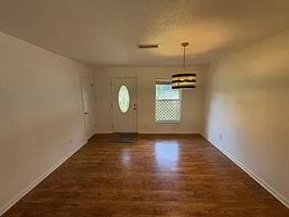featured image of 3839 Ne 5th St