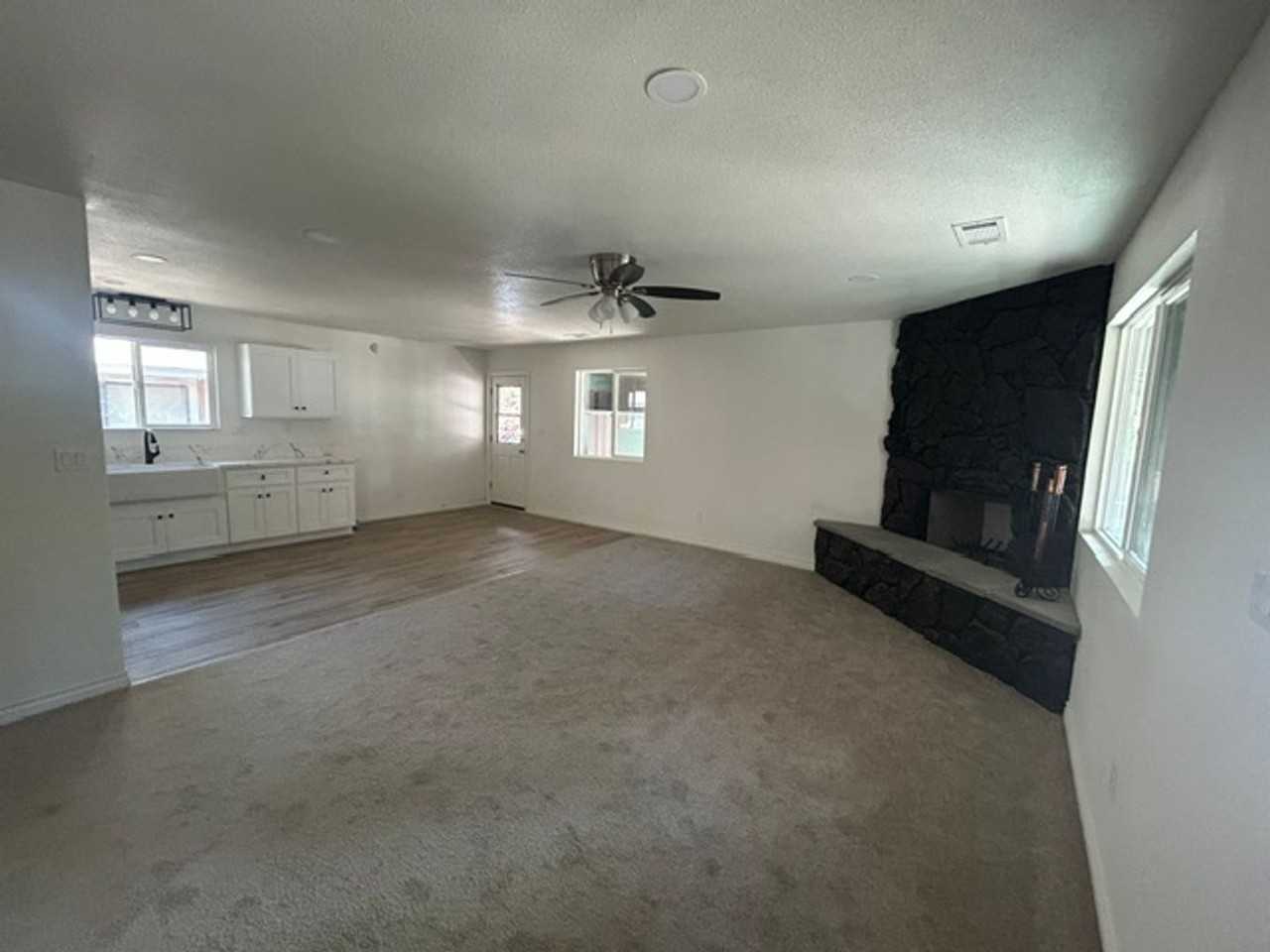 448 Victoria Ln - Photo 3 of 10