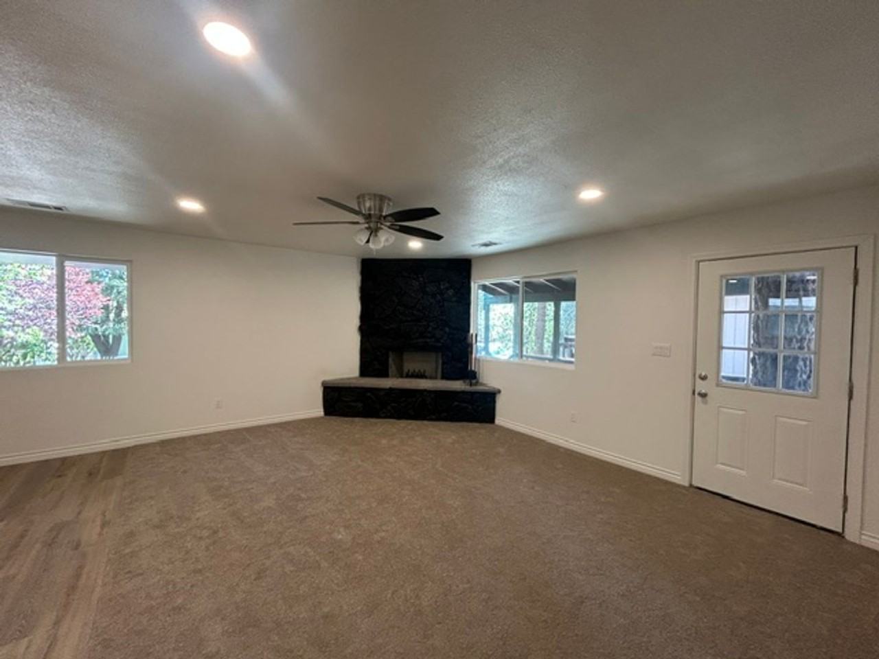 448 Victoria Ln - Photo 7 of 10