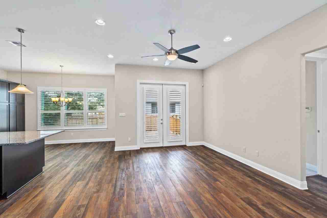 3805 Wales Ct - Photo 5 of 28