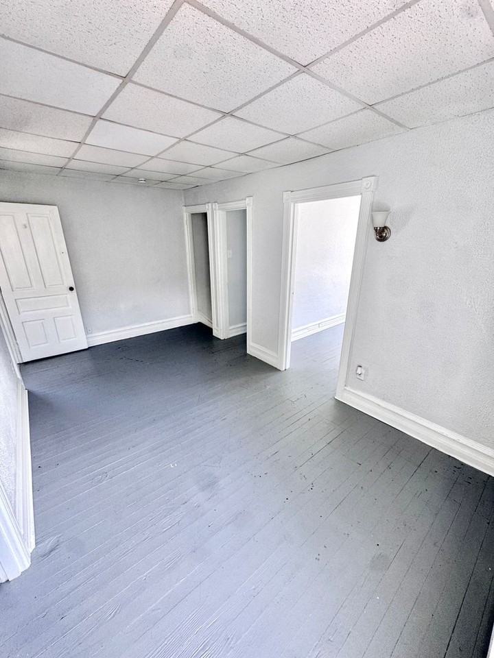 635 W Green St - Photo 7 of 15