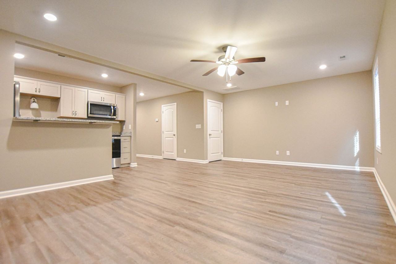 135 Country Ln #504 - Photo 4 of 13
