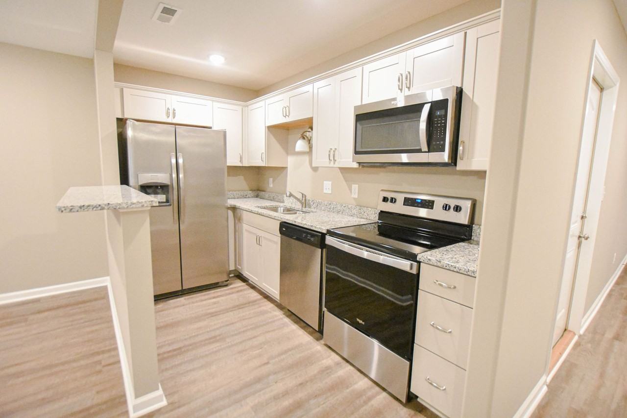 135 Country Ln #504 - Photo 6 of 13