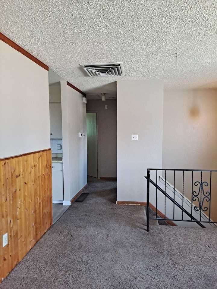 618 Hewitt St - Photo 2 of 15