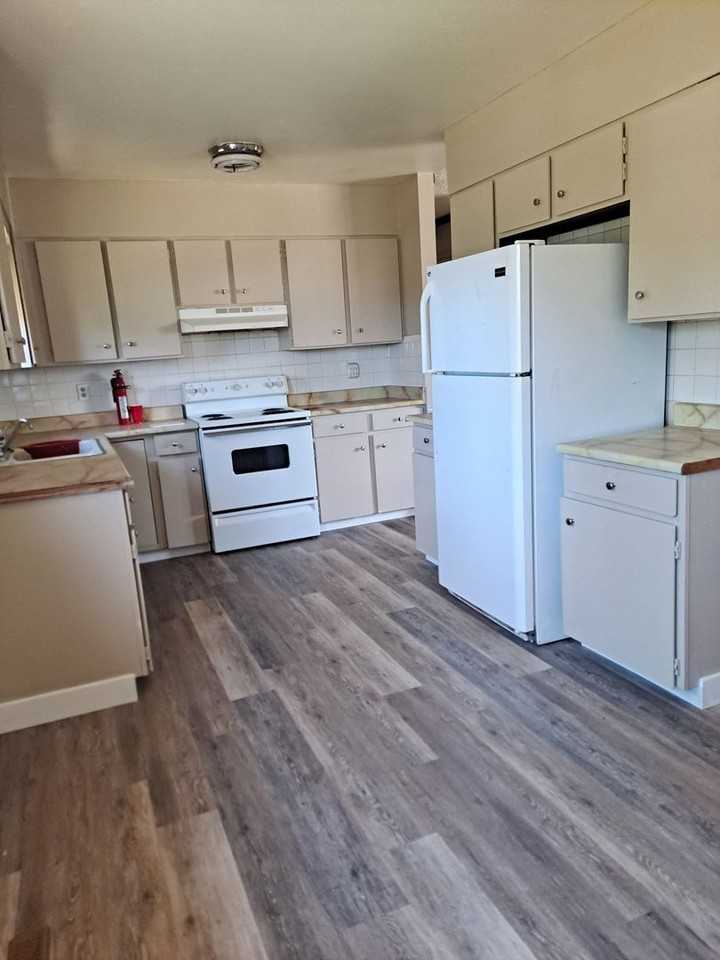 618 Hewitt St - Photo 4 of 15