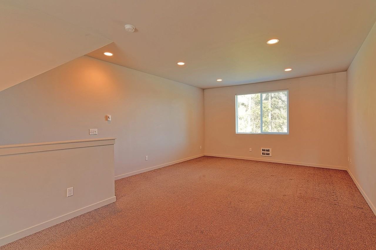 10610 14th Dr Se - Photo 6 of 16