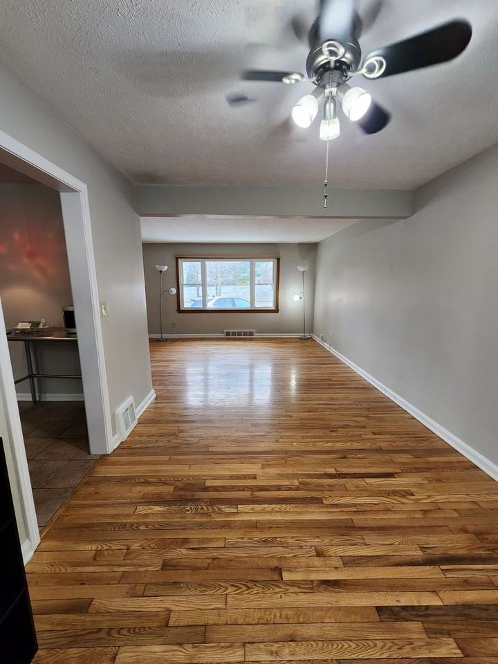 6920 Som Center Rd - Photo 3 of 50
