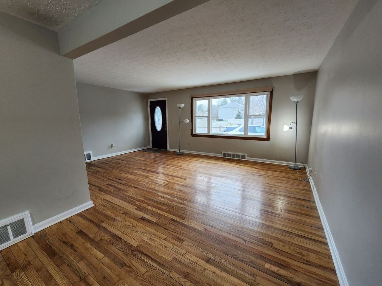 6920 Som Center Rd - Photo 6 of 50