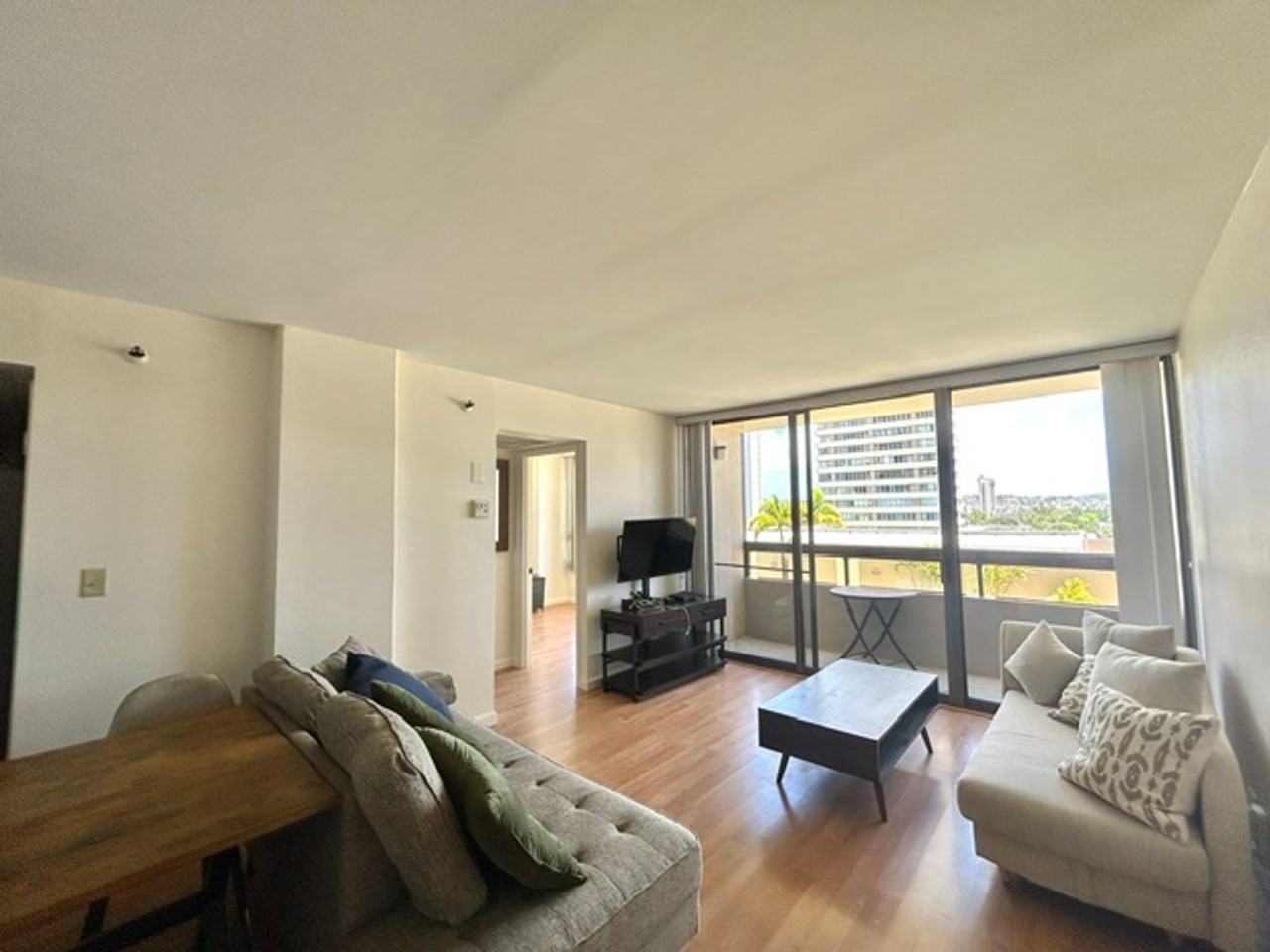 2499 Kapiolani Blvd #705 - Photo 2 of 19