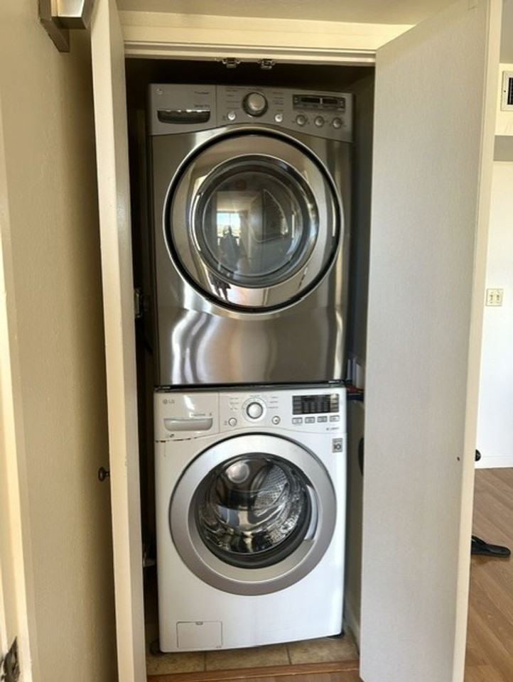 2499 Kapiolani Blvd #705 - Photo 7 of 19