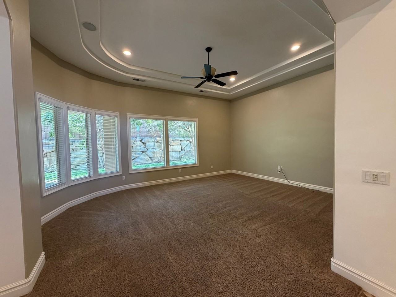1145 W 2400 S - Photo 4 of 42