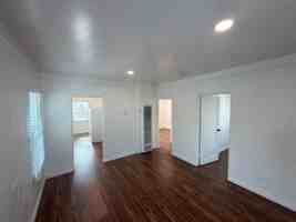 featured image of 102 Lorimer St