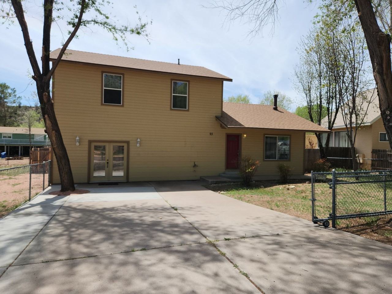 93 S Rainbow Dr - Photo 3 of 26