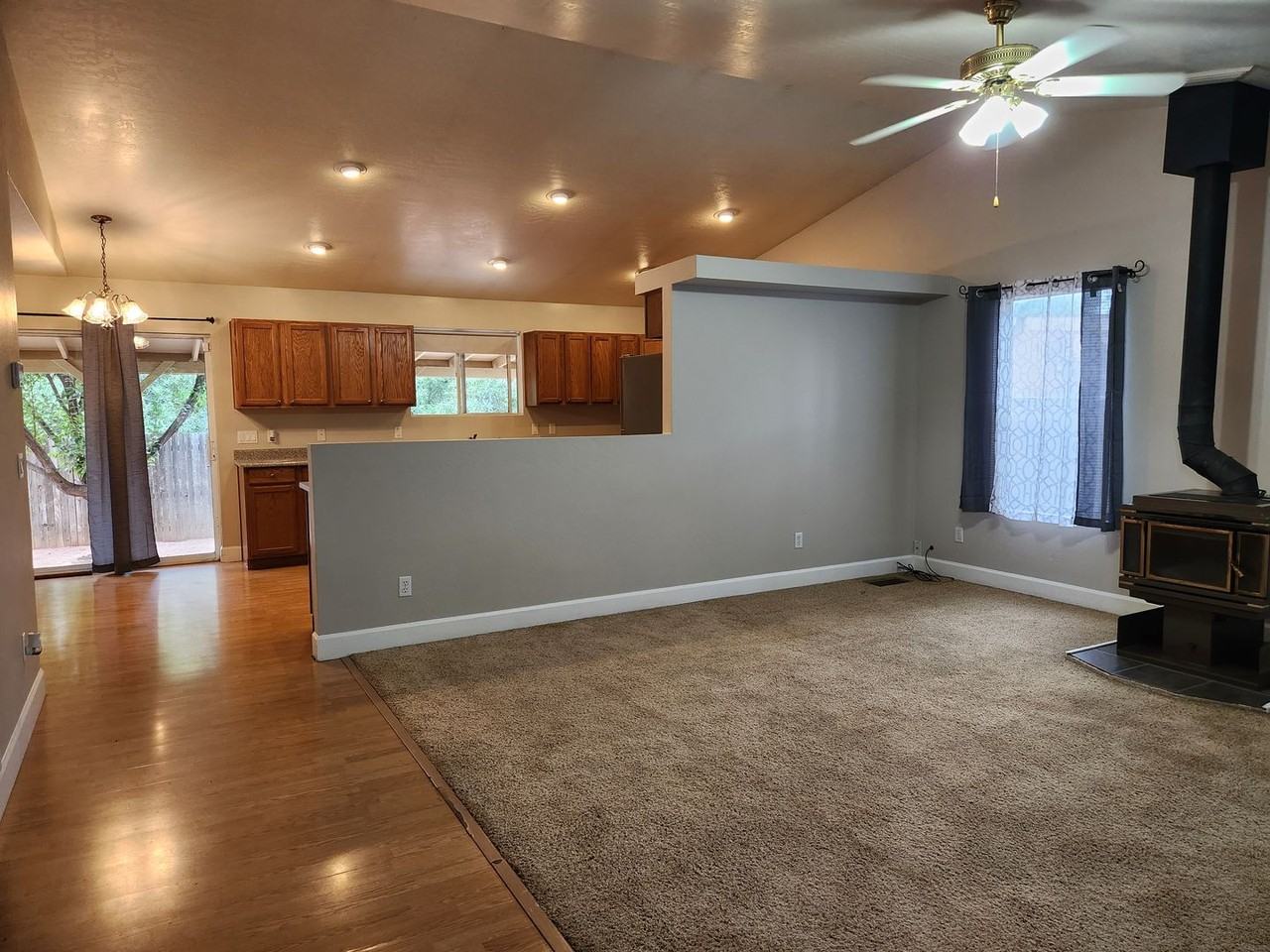 93 S Rainbow Dr - Photo 5 of 26