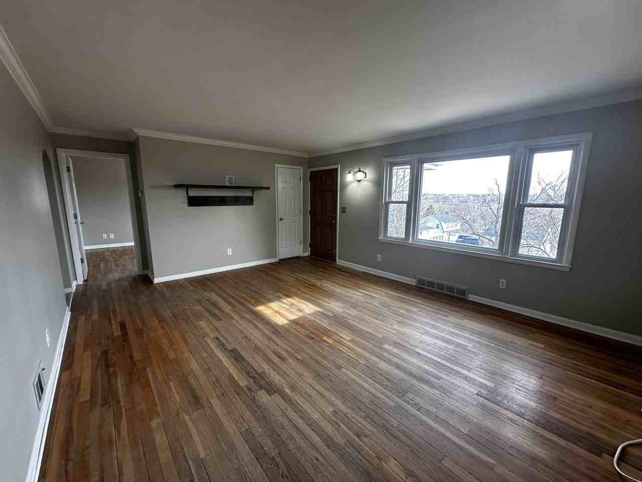 718 N 86th St - Photo 4 of 19