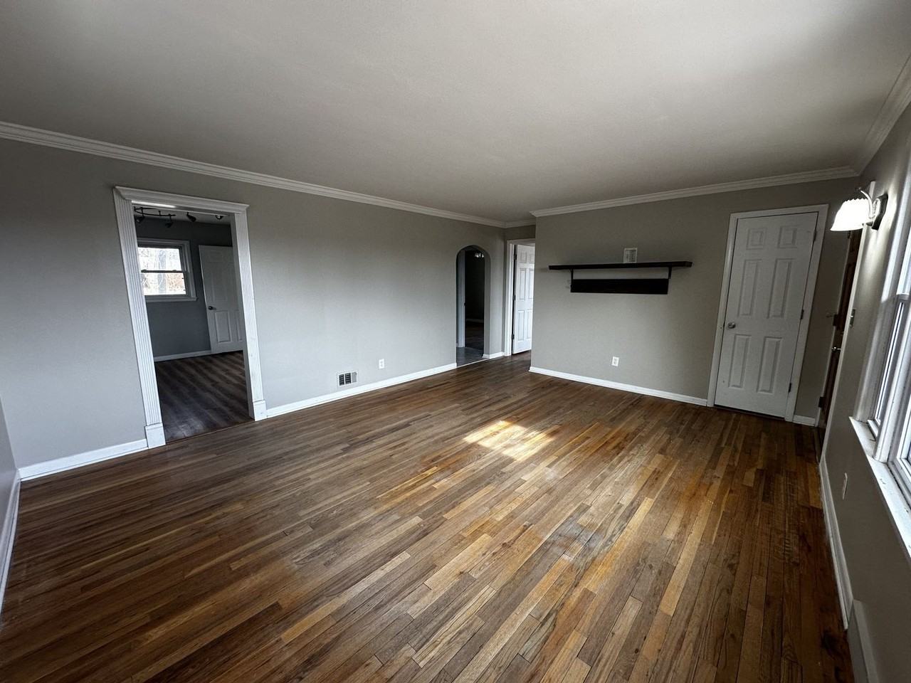 718 N 86th St - Photo 5 of 19