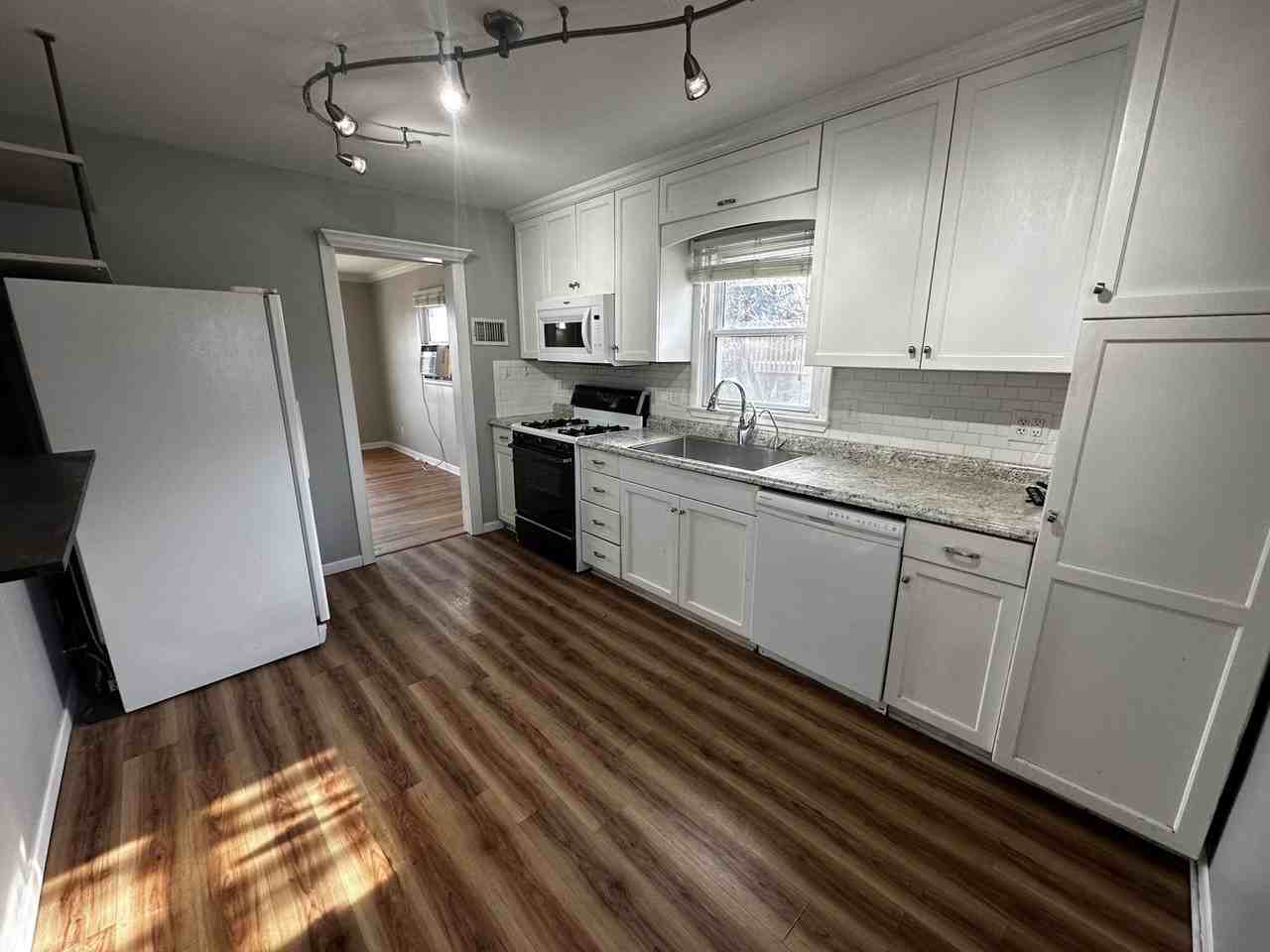 718 N 86th St - Photo 6 of 19