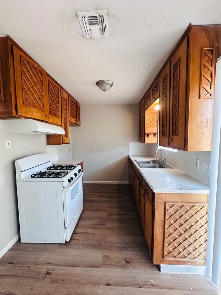 742 Purdue Rd - Photo 5 of 20
