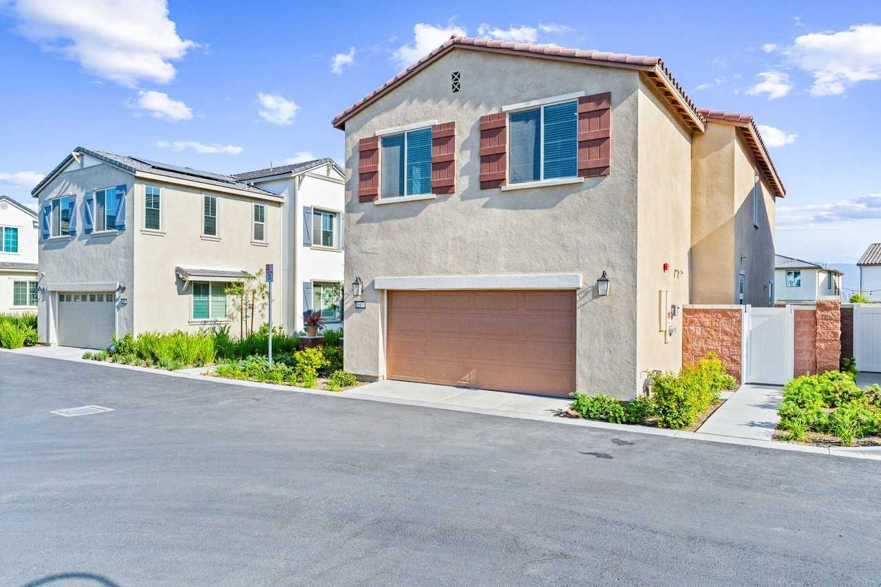 16616 Strategy Pl - Photo 3 of 36