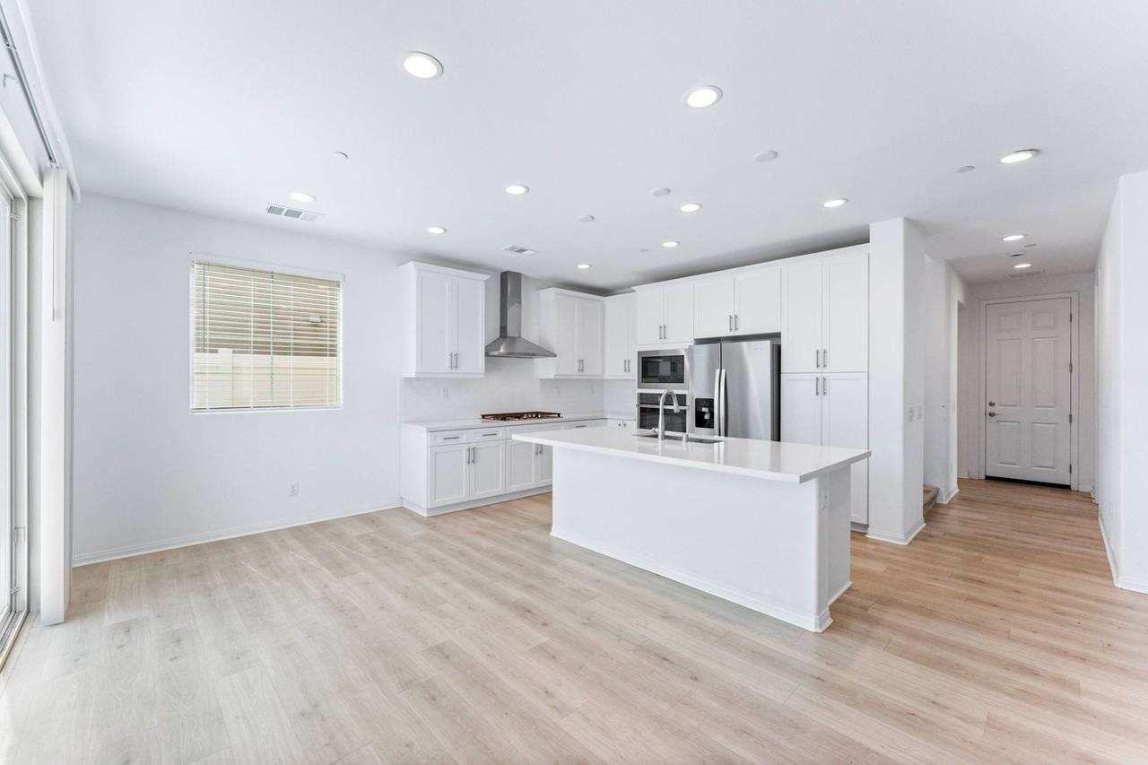 16616 Strategy Pl - Photo 5 of 36