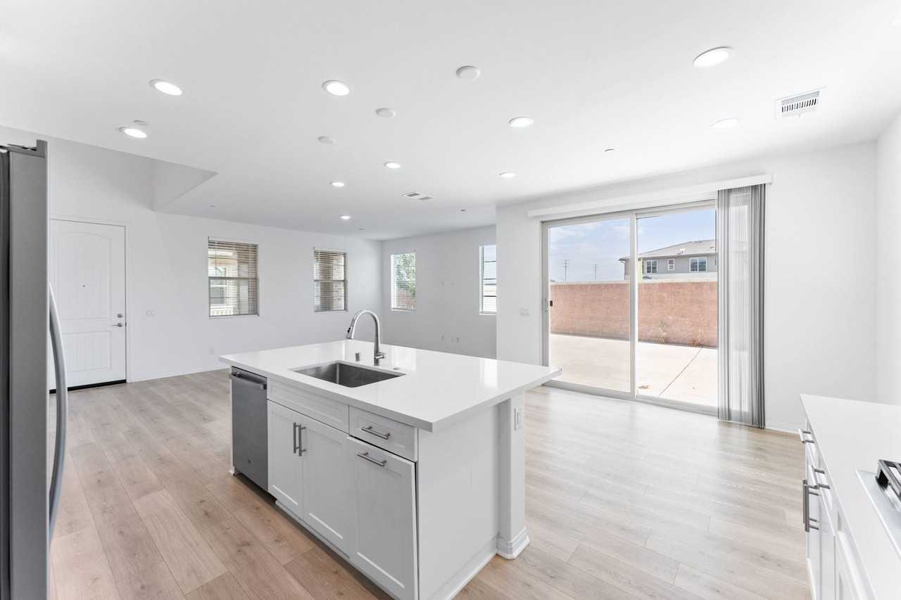 16616 Strategy Pl - Photo 7 of 36