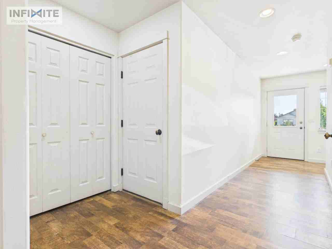 935 Forestglen Dr #C3 - Photo 5 of 18