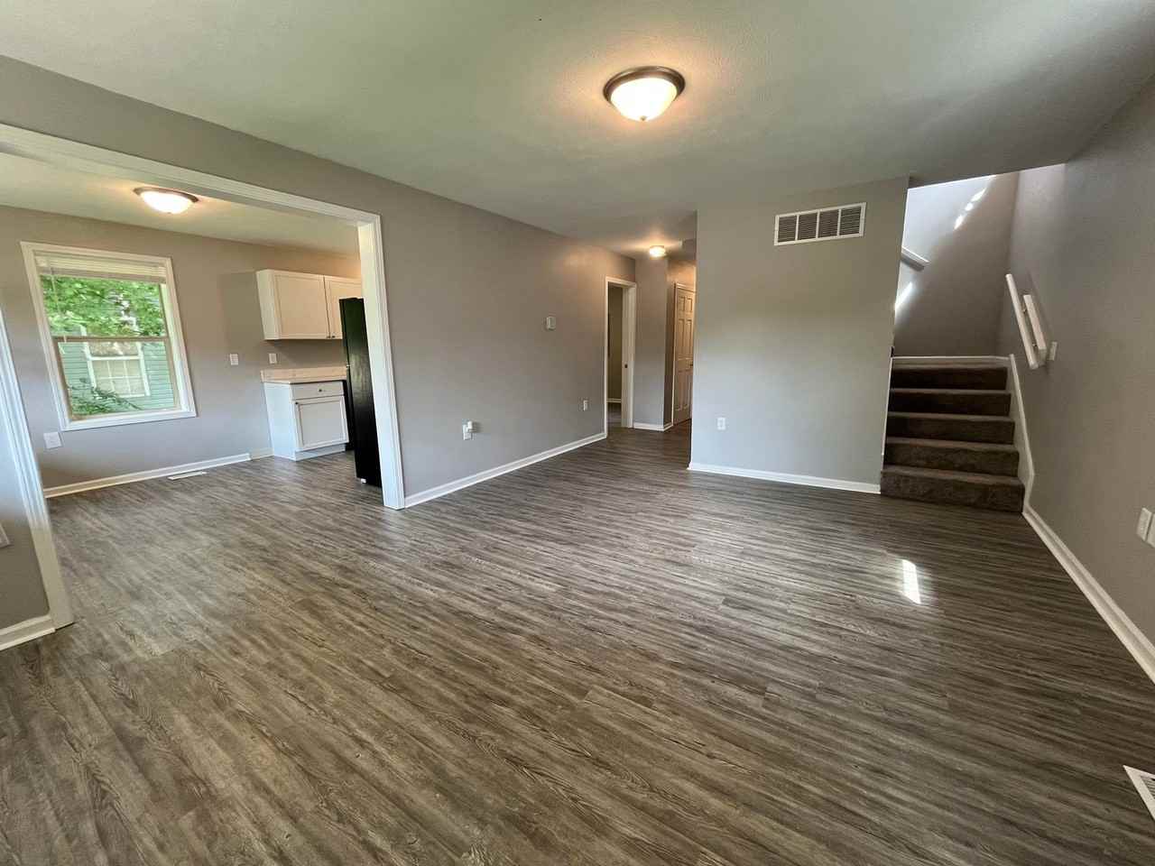 328 S Yellow Springs St - Photo 2 of 13