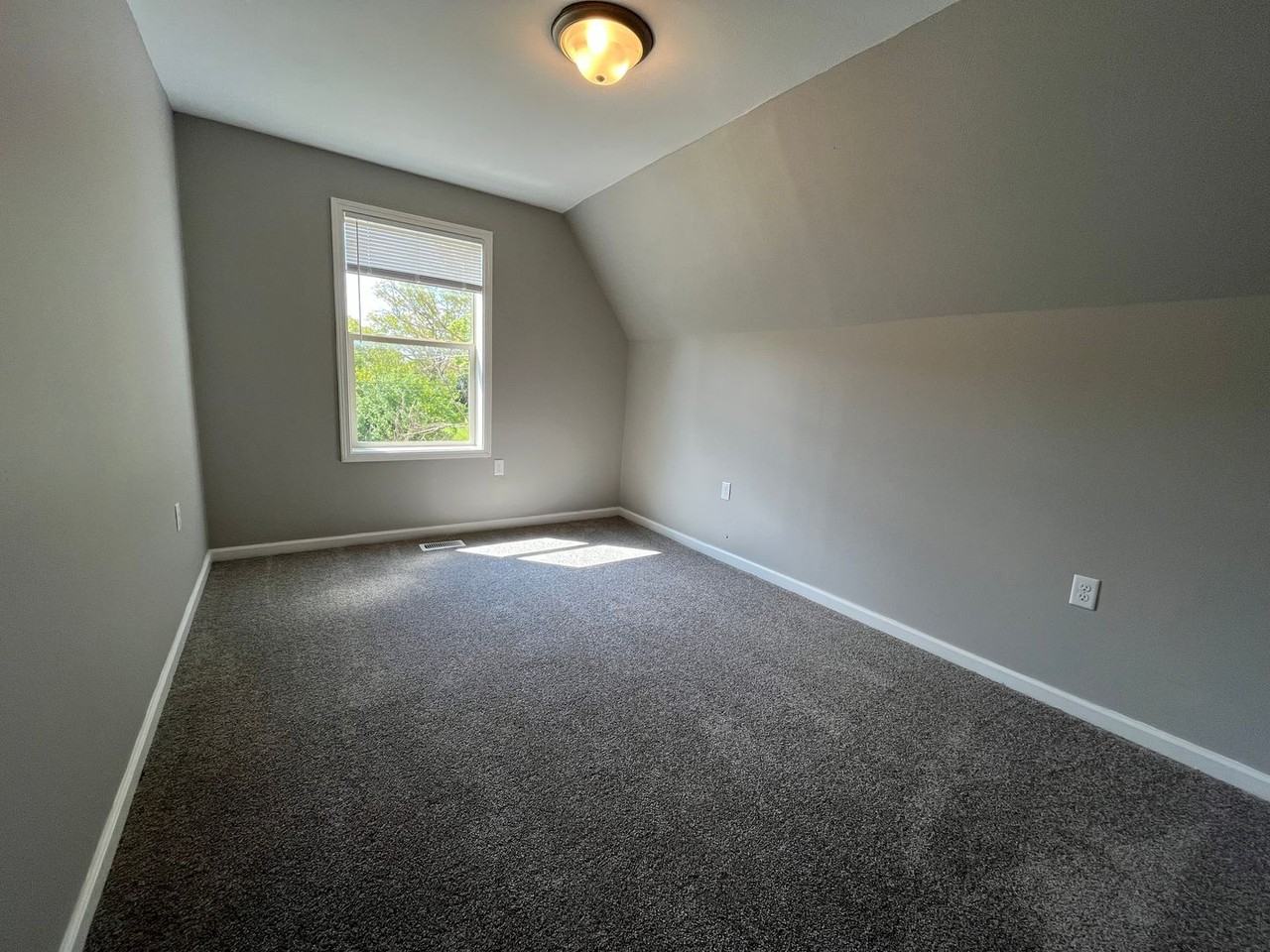 328 S Yellow Springs St - Photo 7 of 13