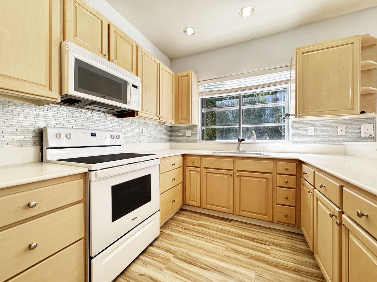 1340 Moanalualani Pl Apt C #4C - Photo 6 of 24